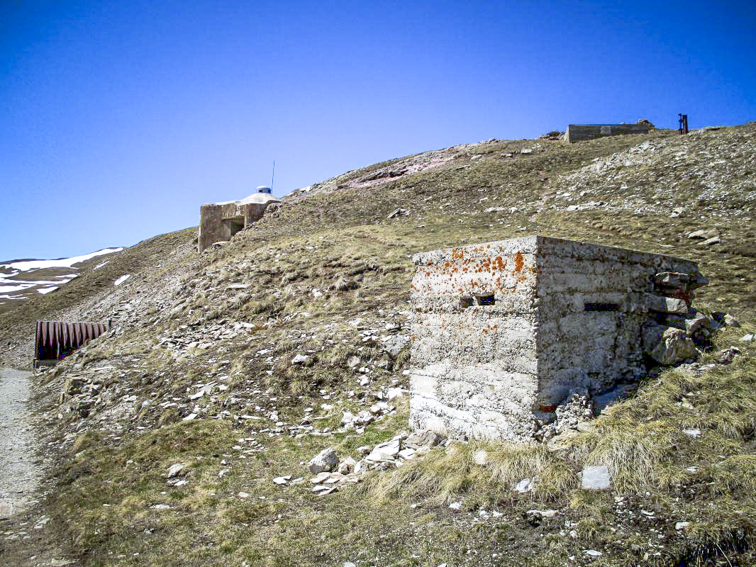 Ligne Maginot - GONDRAN EST - (Blockhaus pour arme infanterie) - Guérite de surveillance des avants
