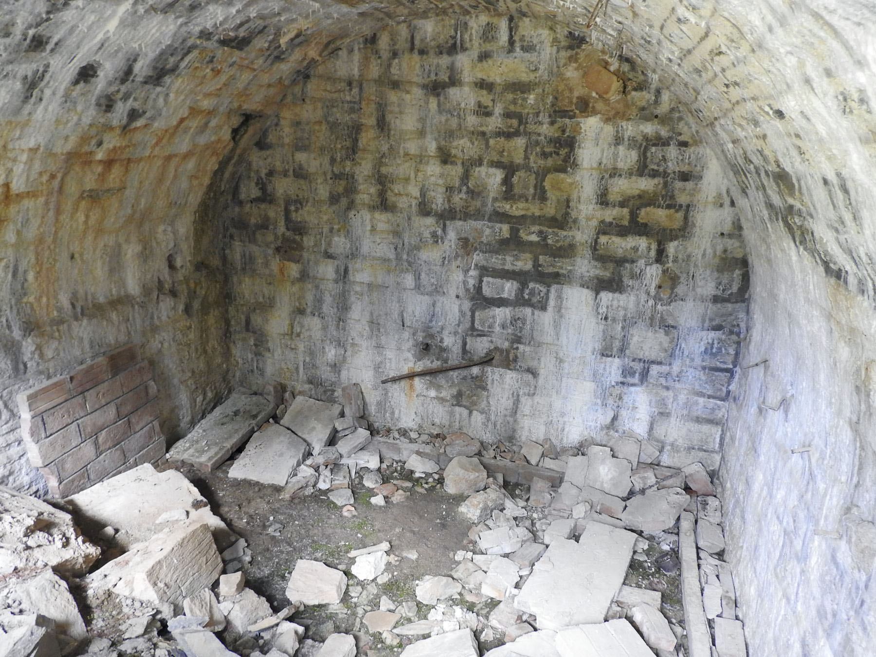 Ligne Maginot - LA LAUZETTE NORD (3° BIE / 154° RAP) - (Position d'artillerie préparée) - Une des alvéole latérale.