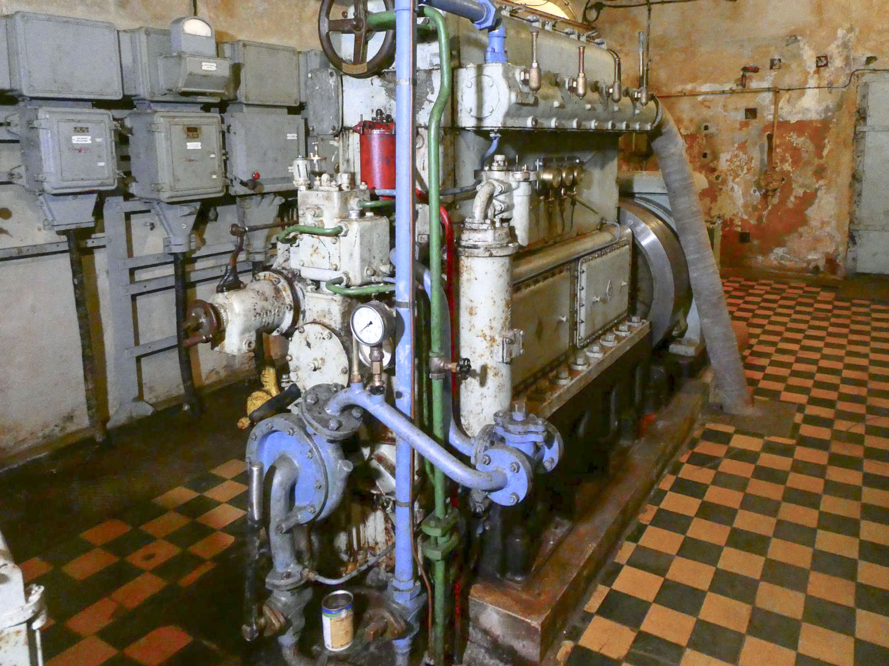 Ligne Maginot - Ouvrage de Saint Ours Haut - Moteur RENAULT 4 cylindres 77 cv
Ouvrage de St. Ours Haut