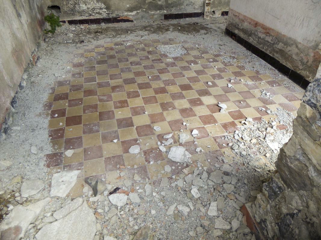 Ligne Maginot - ROCHE LA CROIX (CASERNEMENT AVANCé DE ) - (Casernement) - Casernement extérieur