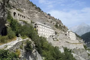 Ligne Maginot - TOURNOUX  (83° BAF - II/162° RAP) - (PC de Sous-Secteur) - Les casernements
