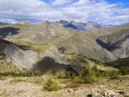 Ligne Maginot - CRÊTE DE LA BLANCHE 2 (POINT D'APPUI) - (Divers) - Vue sur le rocher du Prêtre et Lauzarouotte au premier plan.