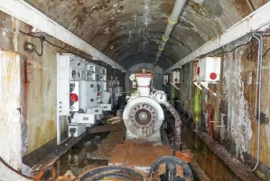 Ligne Maginot - RESTEFOND - (Ouvrage d'artillerie) - L'usine, inondée et délabrée