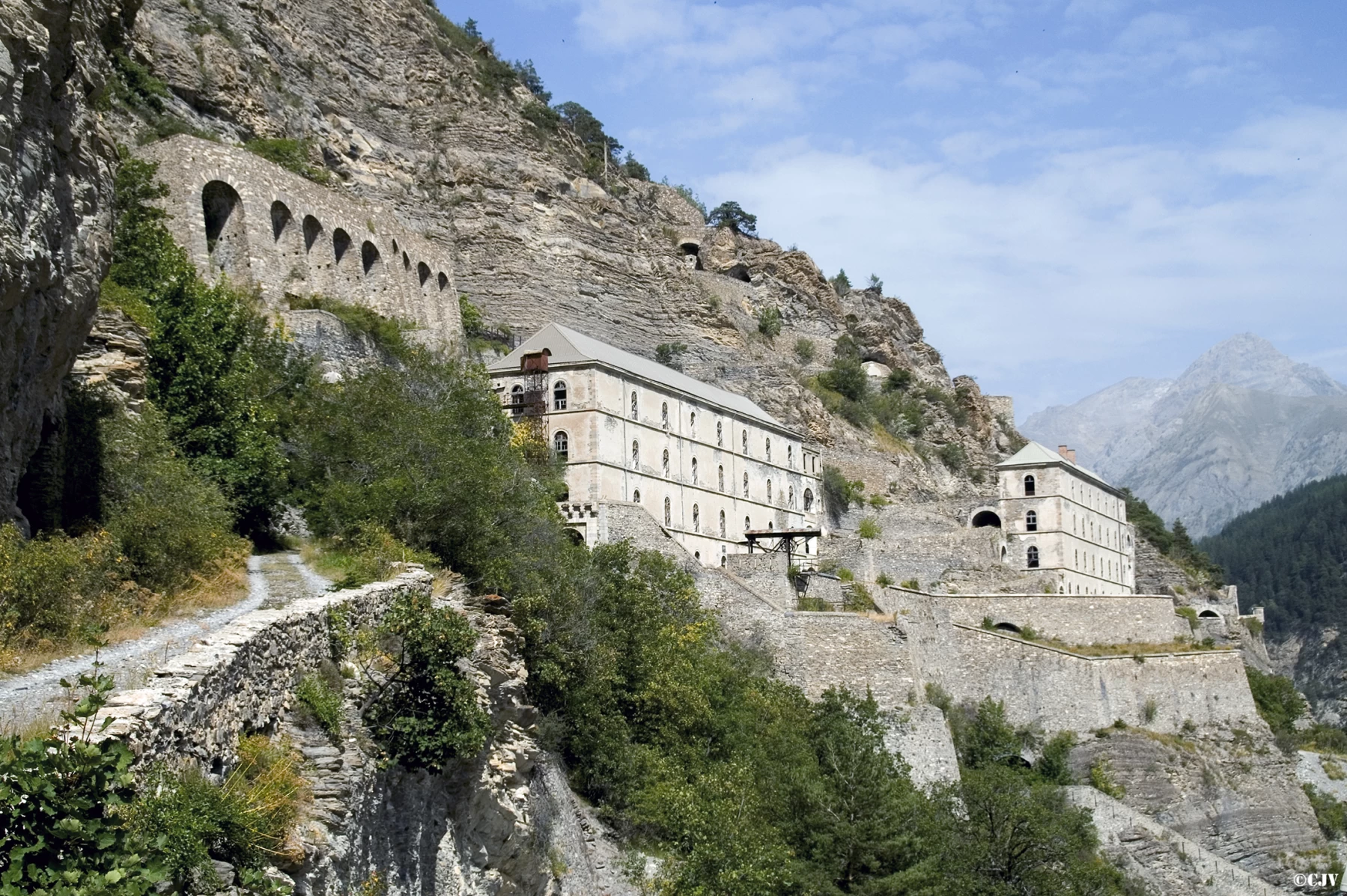 Ligne Maginot - TOURNOUX  (83° BAF - II/162° RAP) - (PC de Sous-Secteur) - Les casernements