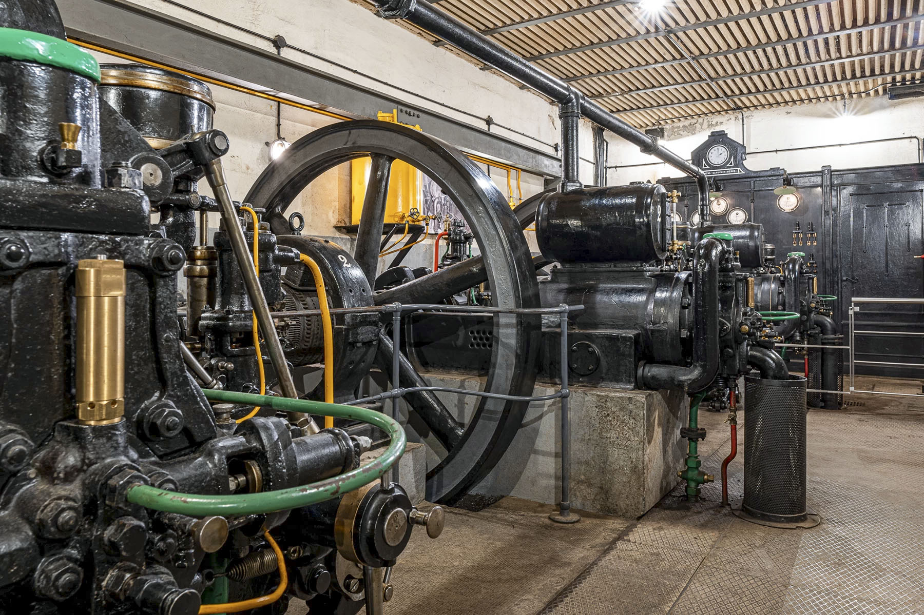 Ligne Maginot - FORT DE MUTZIG - (Ouvrage d'artillerie) - Usine électrique
Moteur diesel Deutz modèle MKD142 25 CV

