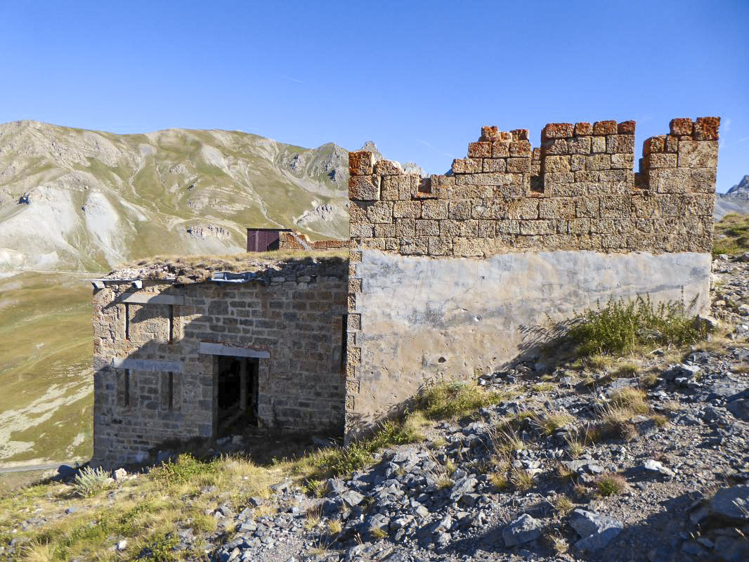 Ligne Maginot - LES FOURCHES - (Blockhaus pour arme infanterie) - 
