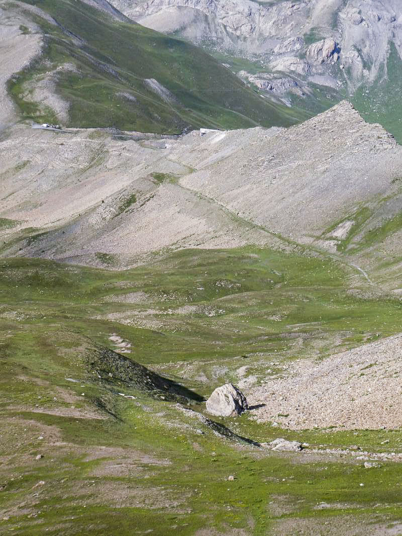 Ligne Maginot - GRANGES COMMUNES (CAPTAGE DE SOURCE) - (Divers) - 1 - Le captage de la source 
Granges Communes au fond depuis le captage