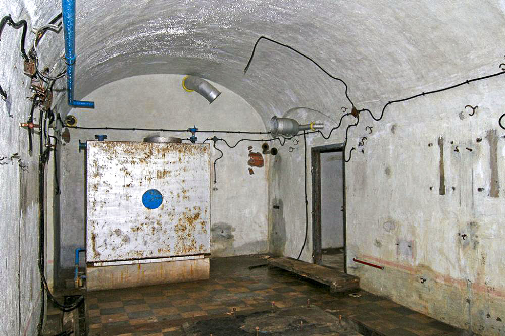 Ligne Maginot - LA MOUTIERE (MO) - (Ouvrage d'infanterie) - L'usine avec le réservoir d'eau de refroidissement