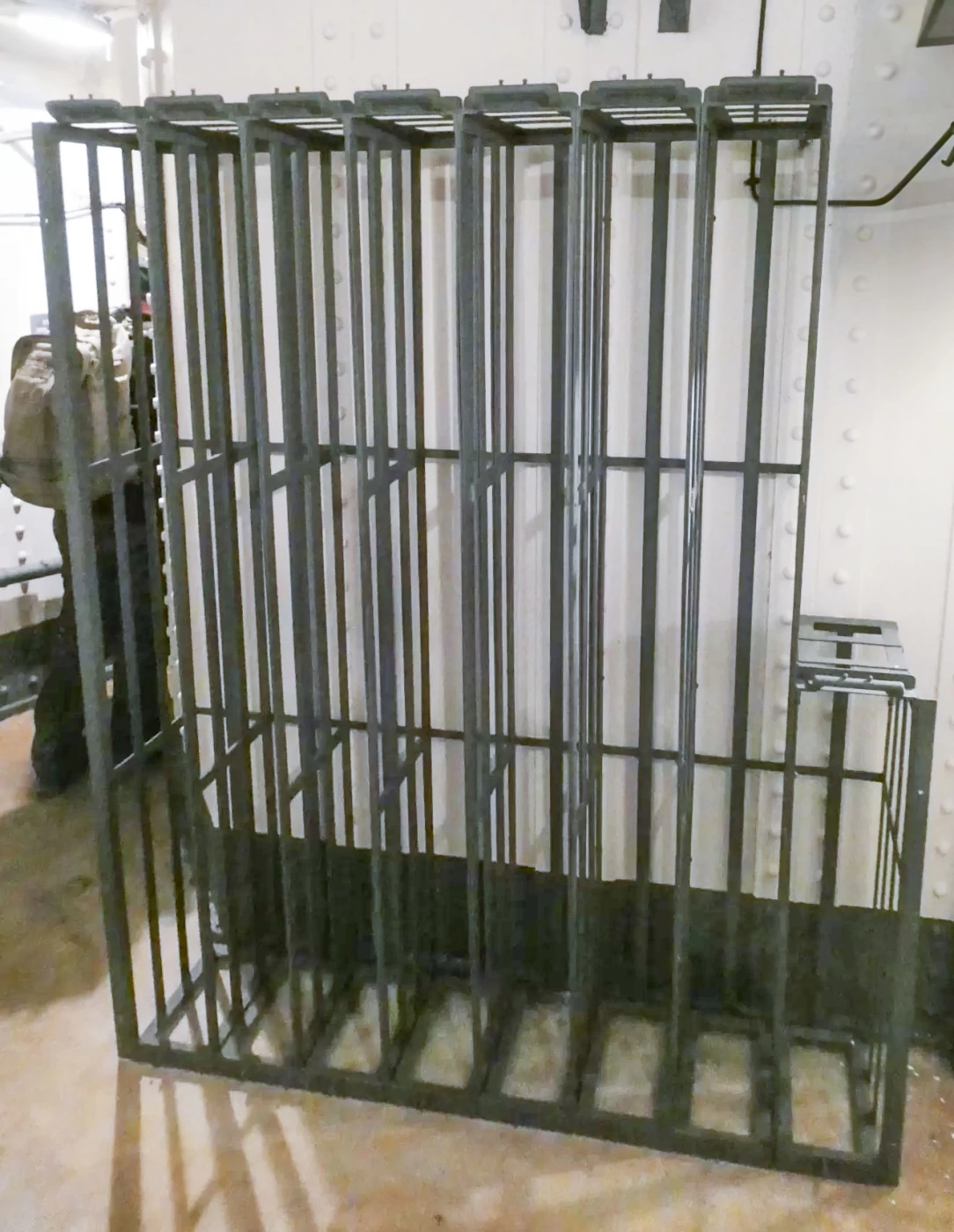 Ligne Maginot - Munitions de 7,5 mm - Rack de rangement pour caisses métalliques de cartouche de 7,5 mm.