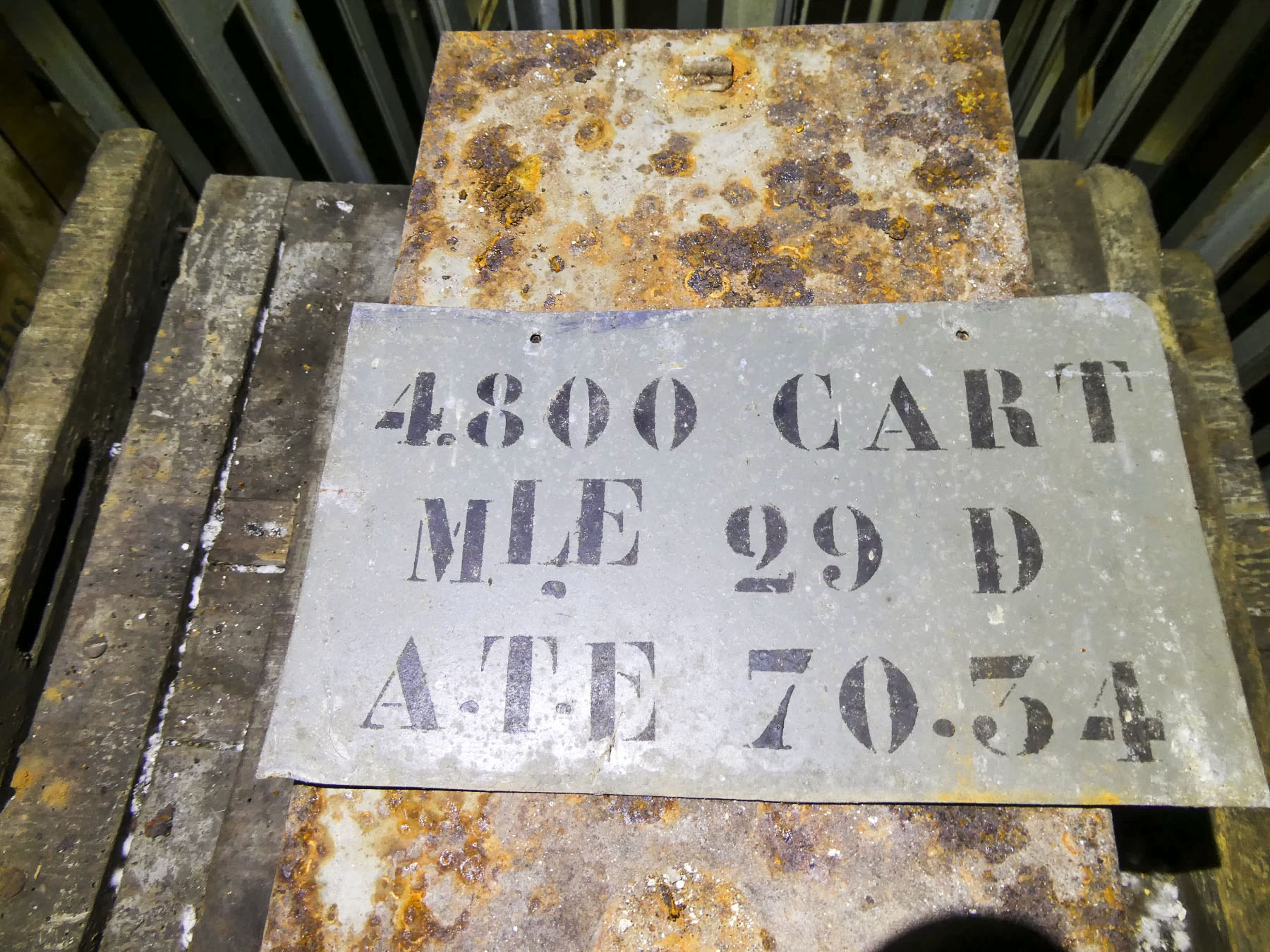 Ligne Maginot - Munitions de 7,5 mm - Rack de rangement pour caisses métalliques de cartouche de 7,5 mm.