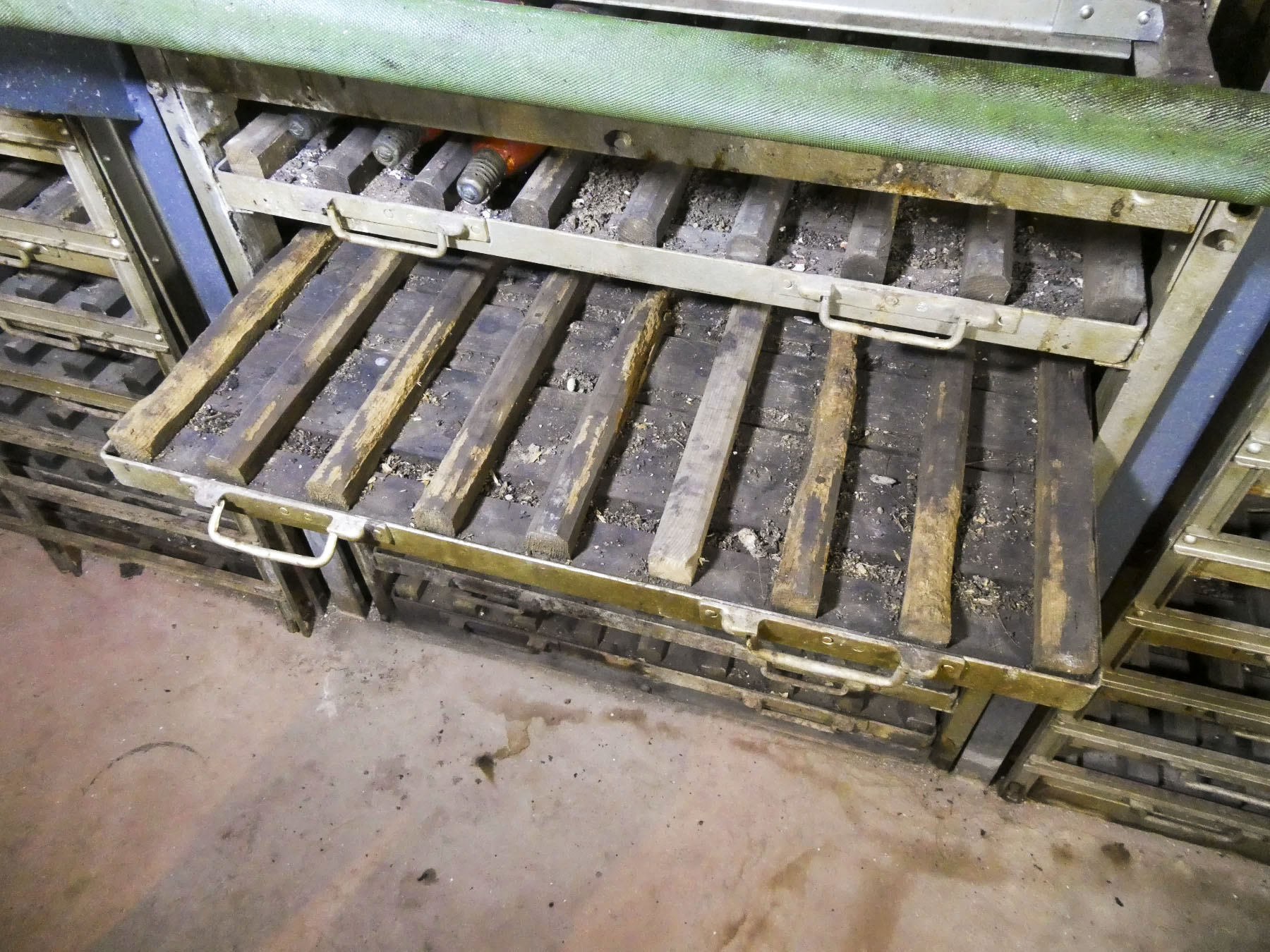Ligne Maginot - BARBONNET (BT) - (Ouvrage d'artillerie) - Bloc 2
Magasin M3
Rack de rangement à tiroirs pour obus de 75 mm
