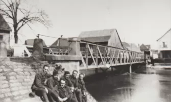 Ligne Maginot - 42° Régiment d'Infanterie de Forteresse (42° RIF) - Hommes du 42° RIF au niveau du pont sur l'Ill à Illhaeusern
Photo prise après le départ des troupes 
