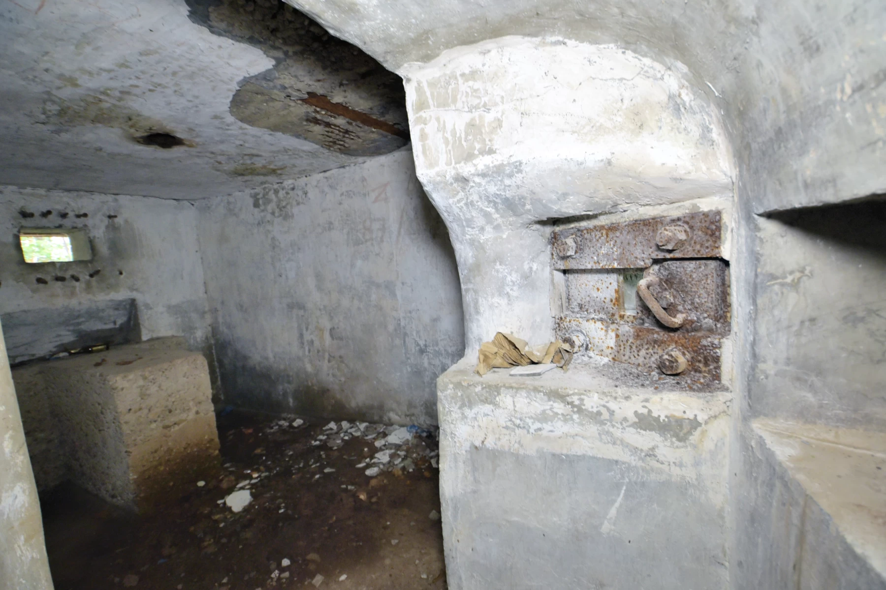 Ligne Maginot - MAIN DU PRINCE 2 - (Blockhaus pour arme infanterie) - Entrée du blockhaus mitrailleuse de droite