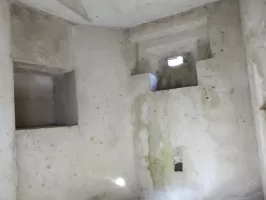 Ligne Maginot - CHATELET EST - (Blockhaus pour arme infanterie) - Le créneau vu de l'intérieur.