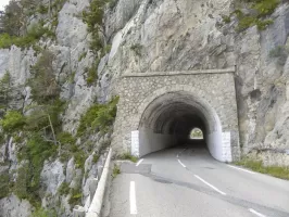 Ligne Maginot - 52 - COL SAINT-MARTIN (DMP - Dispositif de Mine Permanent) - Les barres rocheuses un peu plus bas