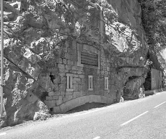 Ligne Maginot - CHIUSE DE SAINT JEAN LA RIVIERE - (Casemate d'infanterie - Simple) - Vue de la façade du corps de garde 1 (nord), le pont roulant a été supprimé