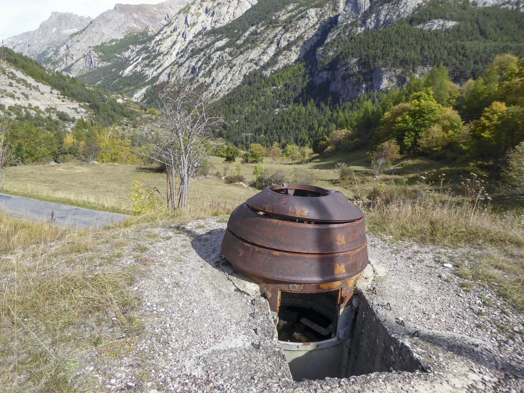 Ligne Maginot - CHATELET (TD N° 564) - (Cuve pour arme d'infanterie) - La tourelle STG par éléments mle 35-37