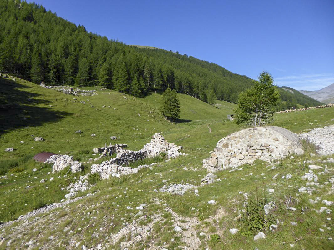 Ligne Maginot - VACHERIE DE ROURE - (Abri) - Ruines de la vacherie