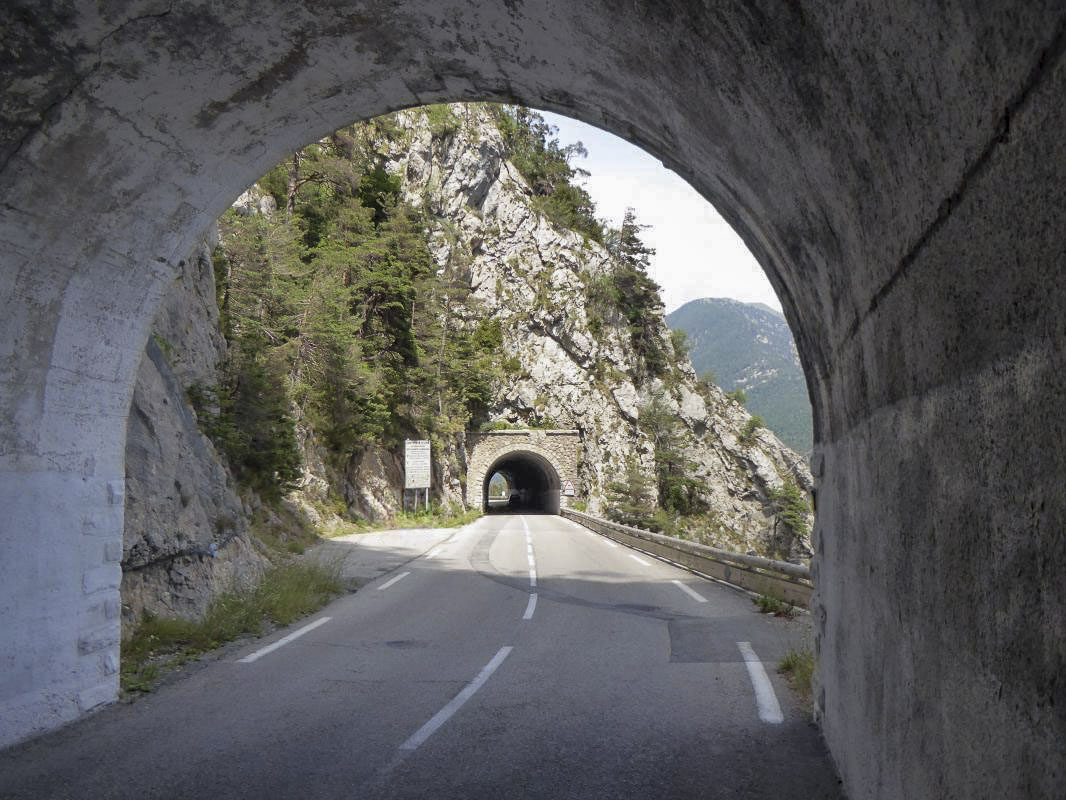 Ligne Maginot - 52 - COL SAINT-MARTIN (DMP - Dispositif de Mine Permanent) - Les barres rocheuses un peu plus bas