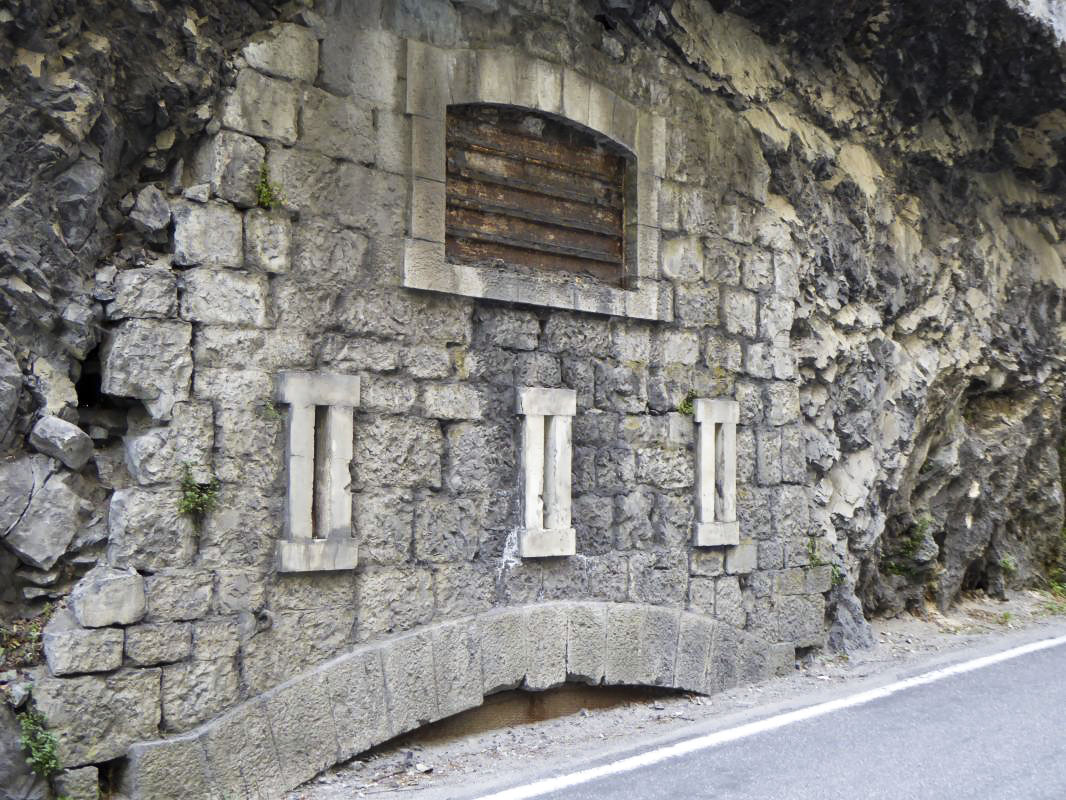 Ligne Maginot - CHIUSE DE SAINT JEAN LA RIVIERE - (Casemate d'infanterie - Simple) - Pont escamotable côté éxtérieur