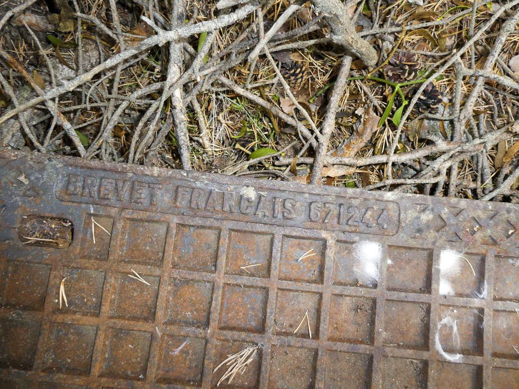 Ligne Maginot - RIMPLAS (CAPTAGE DE SOURCE) - (Divers) - Ancienne plaque identique aux captages du Monte Grosso et du col de Brouis