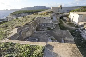 Ligne Maginot - BONIFACIO - BATTERIE N° 6 ANNEXE - (Position d'artillerie préparée) - 