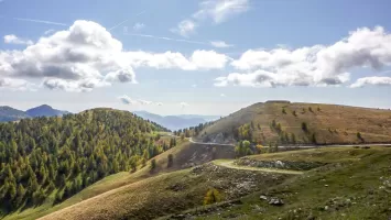 Ligne Maginot - POINTE DES TROIS COMMUNES (PTC) - (Blockhaus pour arme infanterie) - Vue sur le fort de la Forca et des Mille-Fourches