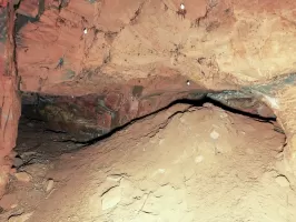 Ligne Maginot - HASPELSCHIEDT SUD 4 - (Blockhaus pour arme infanterie) - La galerie vers le blockhaus qui est encore visible sur quelques mètres
A droite, la troisième entrée qui permettait d'accéder directement à l'observatoire et au blockhaus