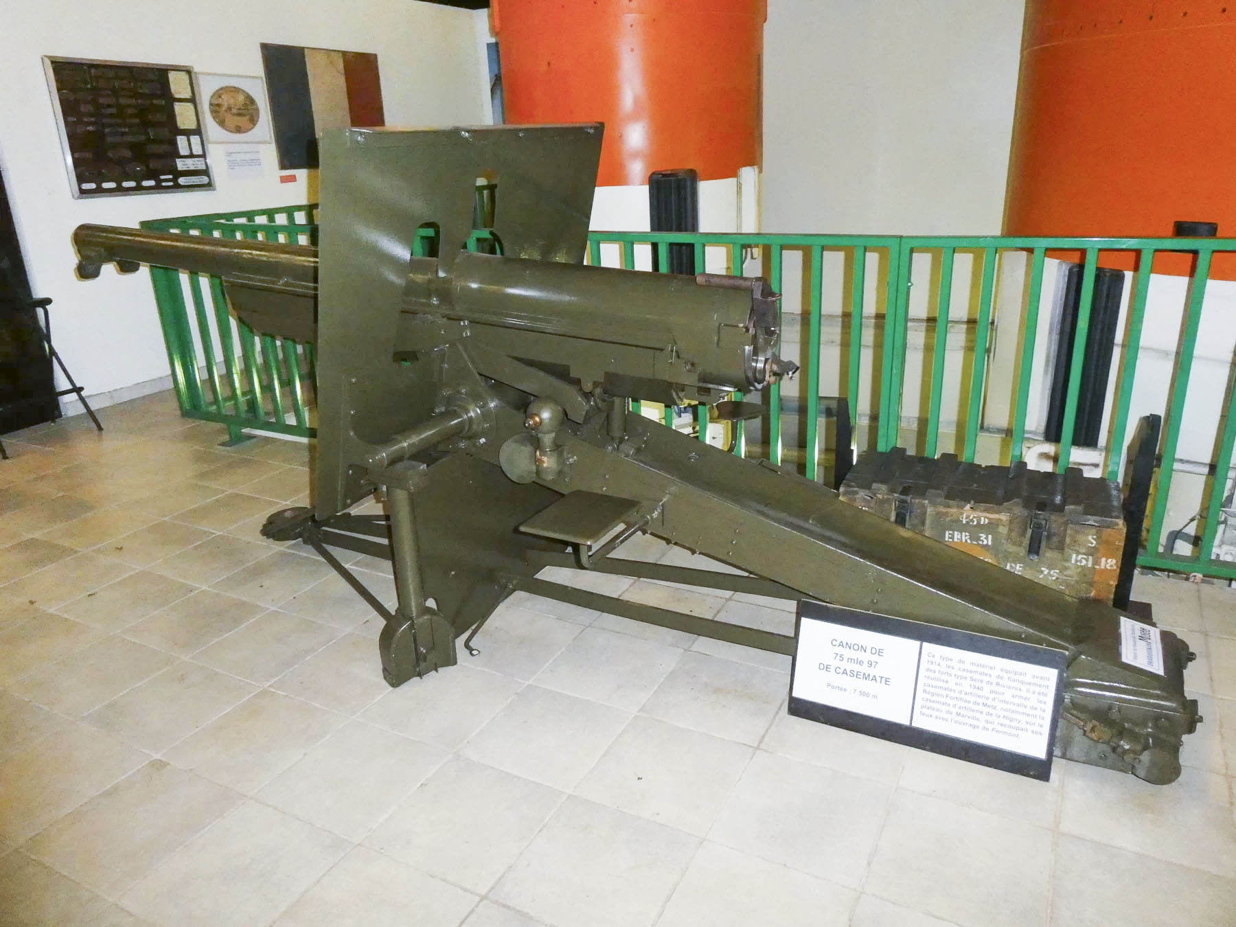 Ligne Maginot - Canon de 75 mle 1897 (75/97) - 75 mle 1897, avec mono flèche et affût de forteresse
Musée du Fermont