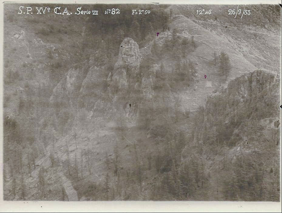 Ligne Maginot - CIME D'ANAN - (Observatoire d'infanterie) - Photo des travaux menés par les italiens prise depuis l'observatoire de la Cime d'Anan en 1933
Photo n°82