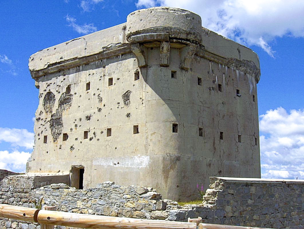 Ligne Maginot - POINTE DES TROIS COMMUNES (PTC) - (Blockhaus pour arme infanterie) - 