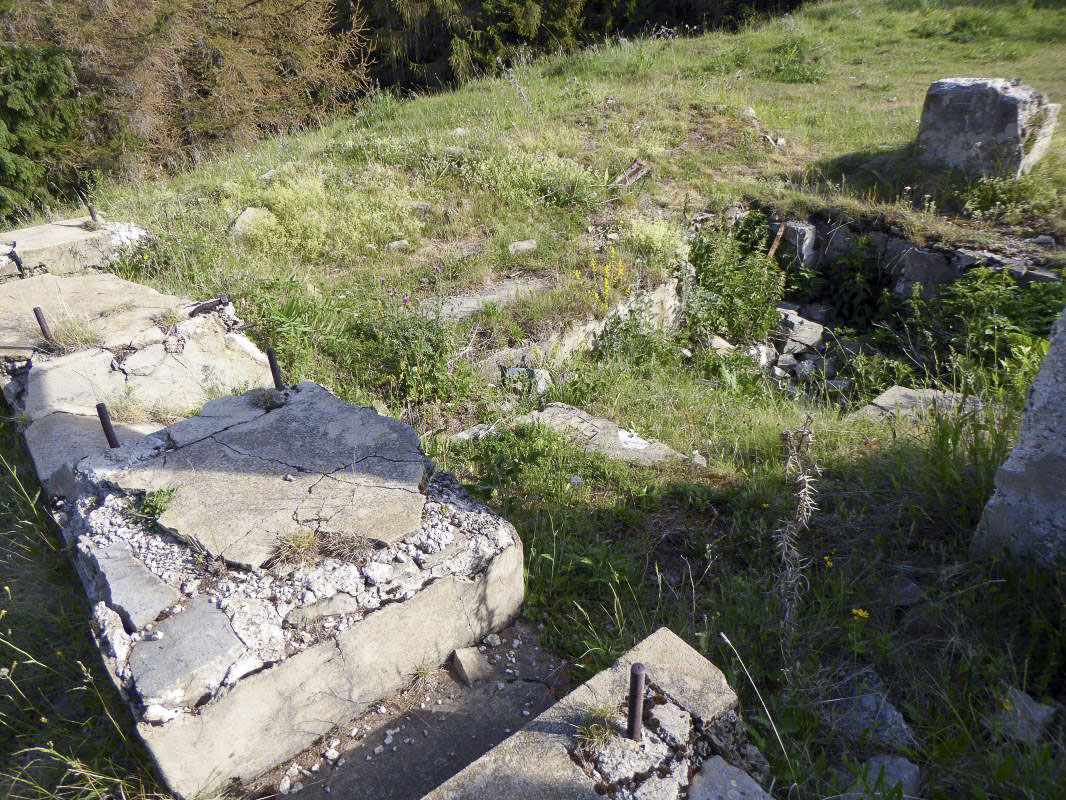 Ligne Maginot - TéLéPHéRIQUE DES CABANES VIEILLES (STATION HAUTE) - (Téléphérique ( Recette)) - Emplacement du contre poids