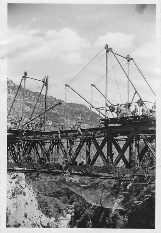 Ligne Maginot - 26 - VIADUC DE LA BEVERA - (DMP - Dispositif de Mine Permanent) - Reconstruction du viaduc de la Bevera (Pont de Caï)
Démontage du pont provisoire