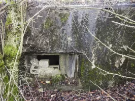 Ligne Maginot - GUISING 1 (AVANT POSTE) - (Blockhaus pour arme infanterie) - Le créneau d'action frontale.
