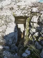 Ligne Maginot - COTE 942 NORD 1 - (Observatoire d'infanterie) - Poste d'observation en pierre qui se trouve à moins de 10 m du blockhaus O49