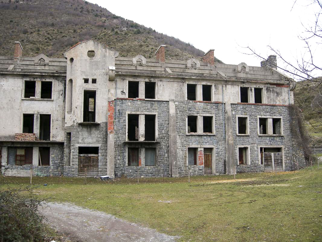 Ligne Maginot - COL DE BROUIS - (Casernement) -  Casernement