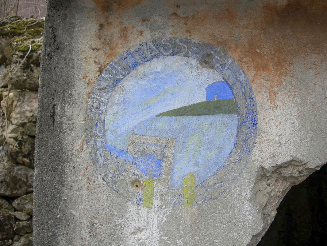 Ligne Maginot - COL DE BROUIS - (Casernement) -  Emblème sur les Soutes