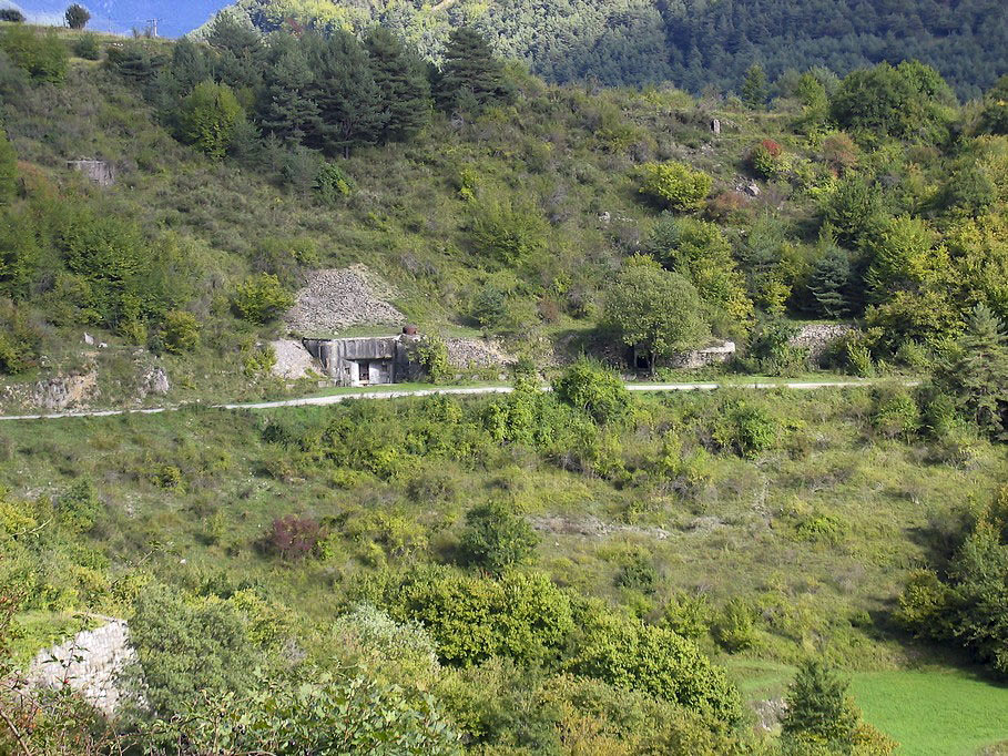 Ligne Maginot - COL DE BROUIS (CDB) - E01 - (Ouvrage d'infanterie) - Vue d'ensemble
L'entrée de l'ouvrage et le casernement