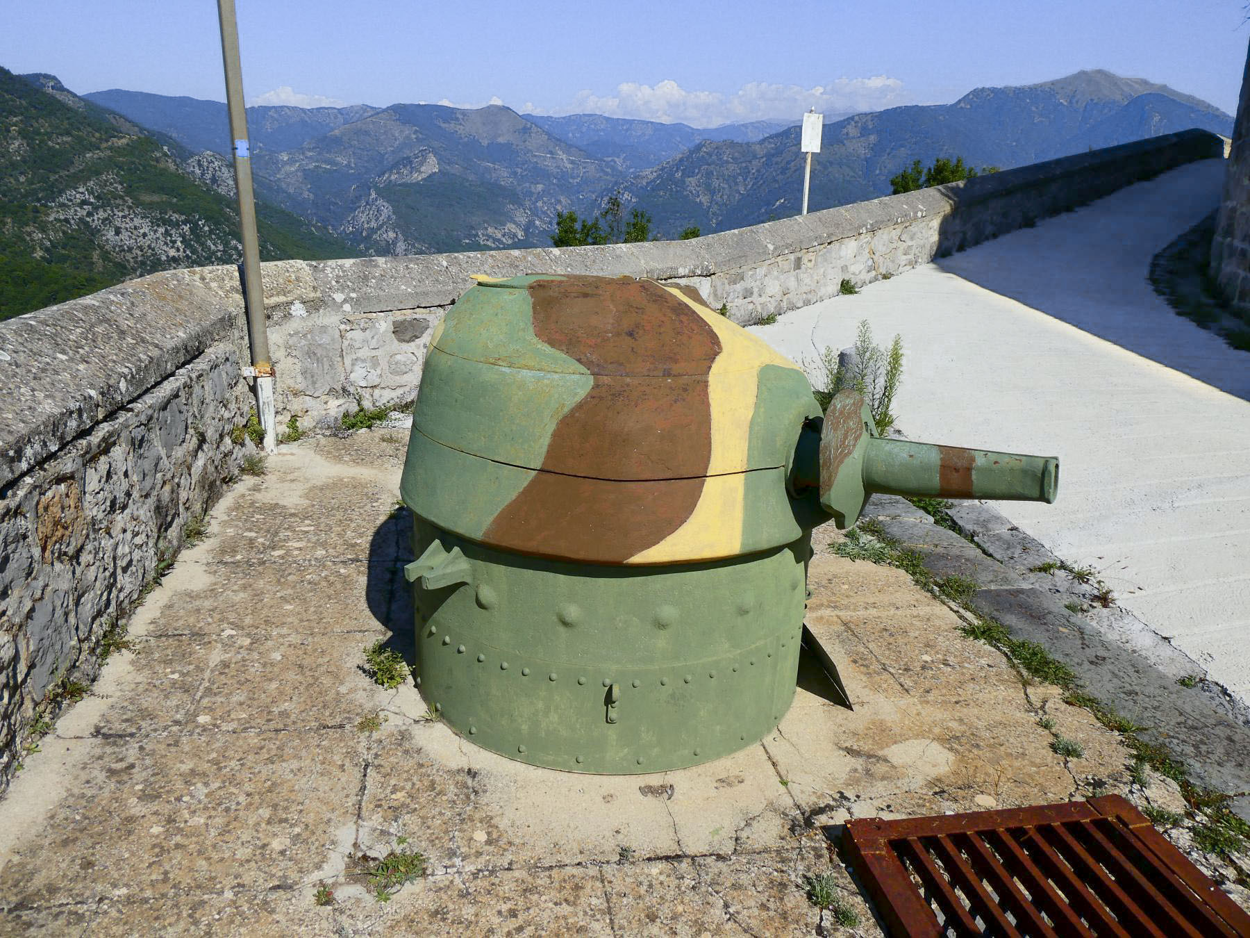 Ligne Maginot - PITSOLA (TD N° 566) - (Cuve pour arme d'infanterie) - La TD déposée au Fort du Barbonnet