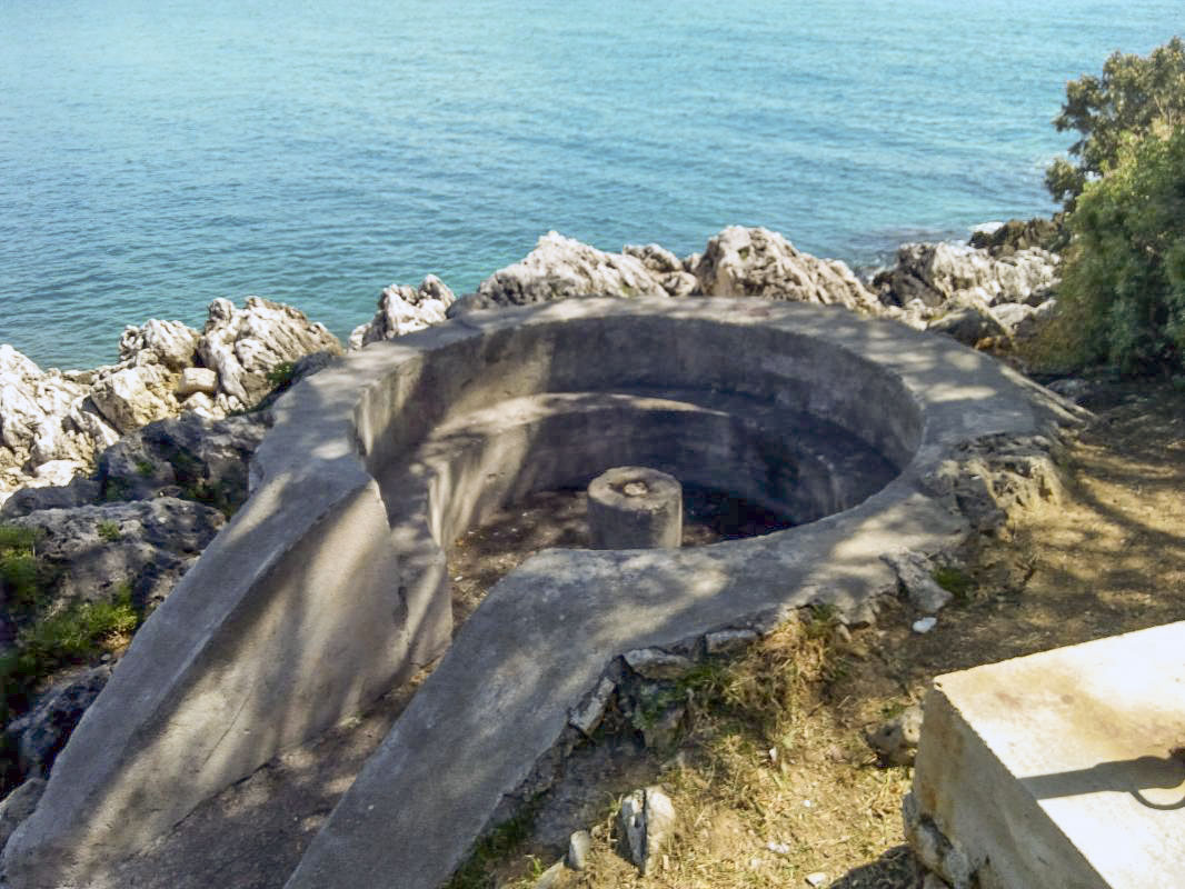 Ligne Maginot - CAP MARTIN NORD - (Cuve pour arme d'infanterie) - 