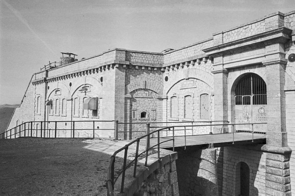 Ligne Maginot - MONT CHAUVE D'ASPREMONT - (Central téléphonique isolé) - L'entrée