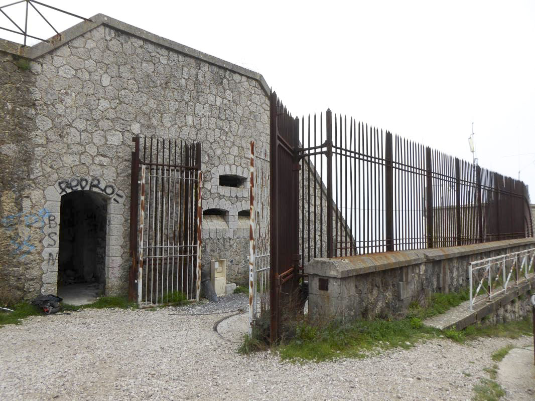 Ligne Maginot - MONT CHAUVE D'ASPREMONT - (Central téléphonique isolé) - 