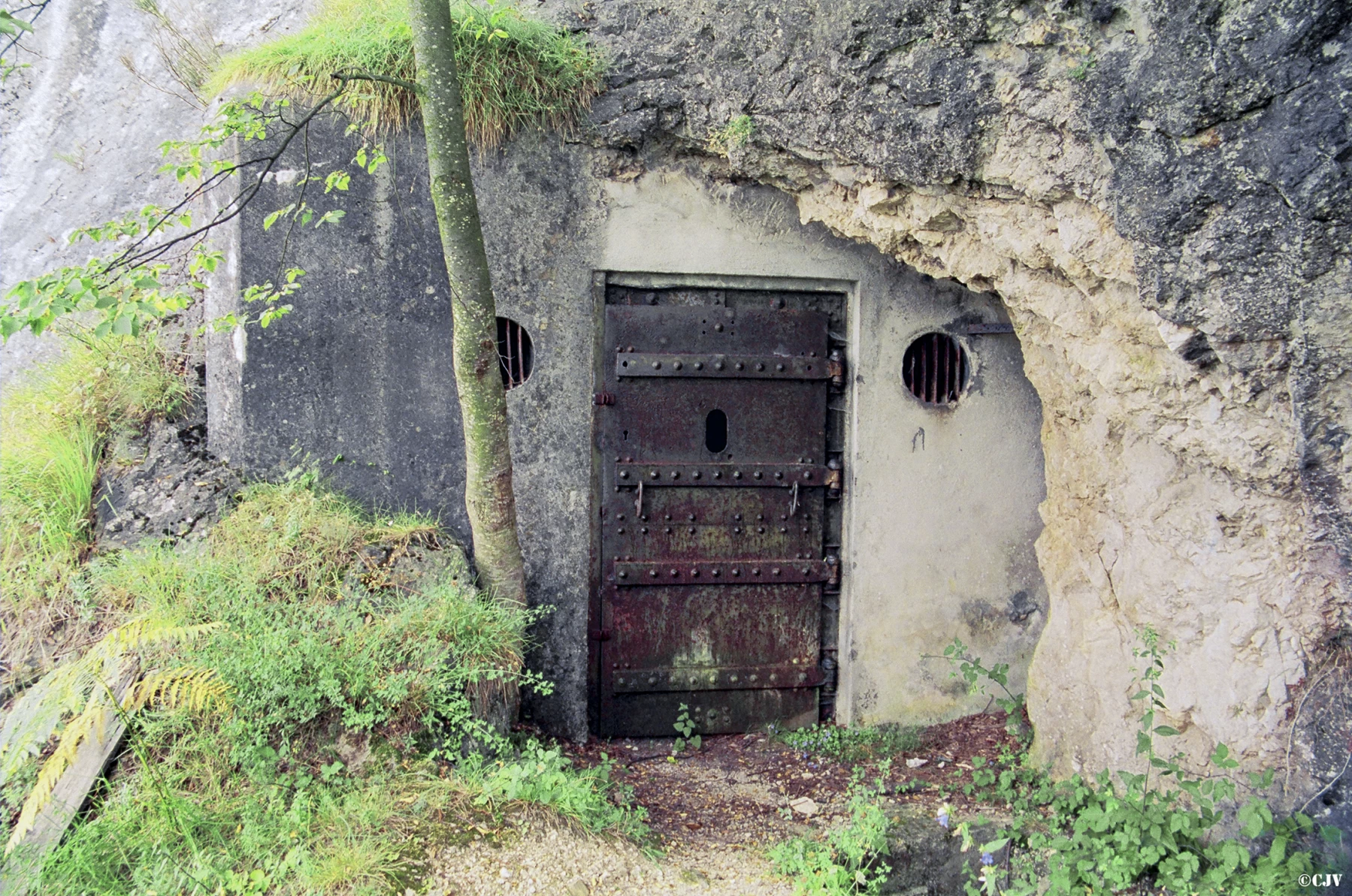 Ligne Maginot - MONT GROS DE ROQUEBRUNE - (Observatoire d'artillerie) - Bloc 1
Entrée de l'observatoire