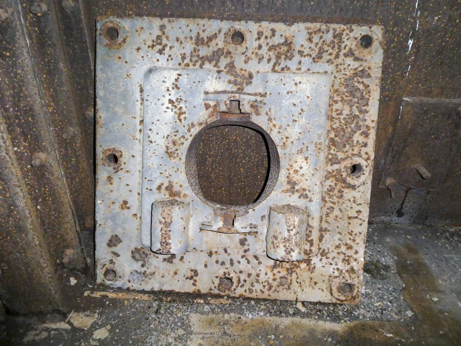 Ligne Maginot - O16 - SAINT OUEN SUD - (Casemate d'infanterie - Simple) - La plaque d'embrasure, jamais posée