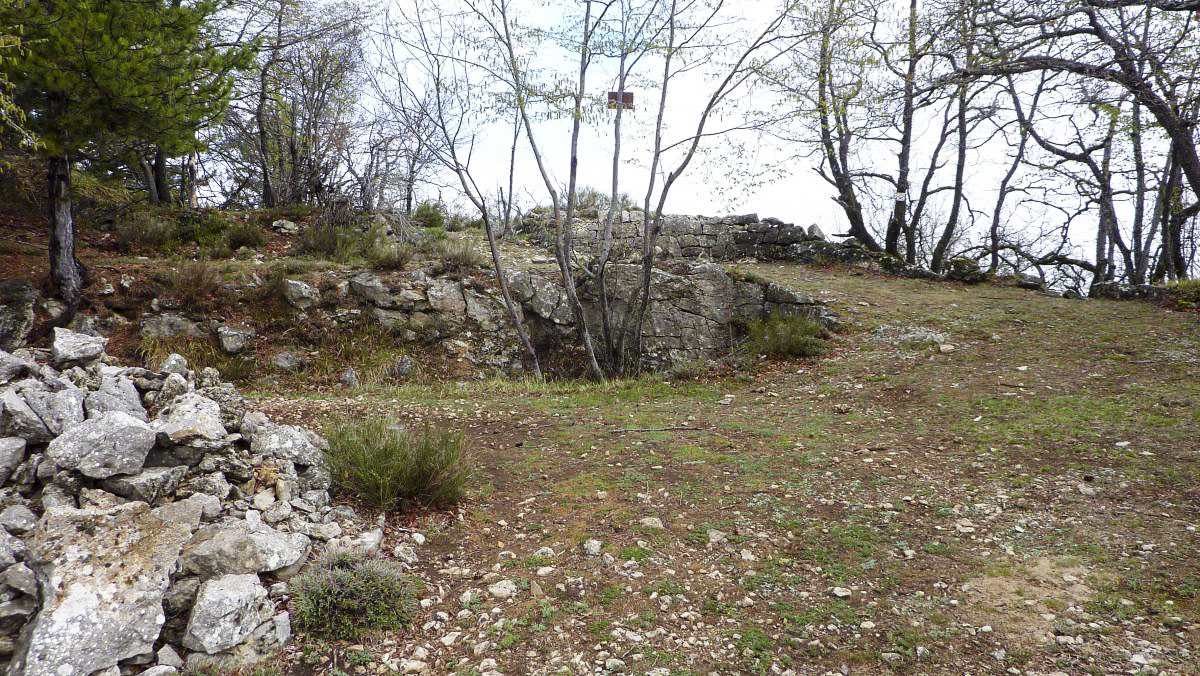 Ligne Maginot - PIC de GARUCHE 3 (Cuve pour arme d'infanterie) - Emplacement de la batterie