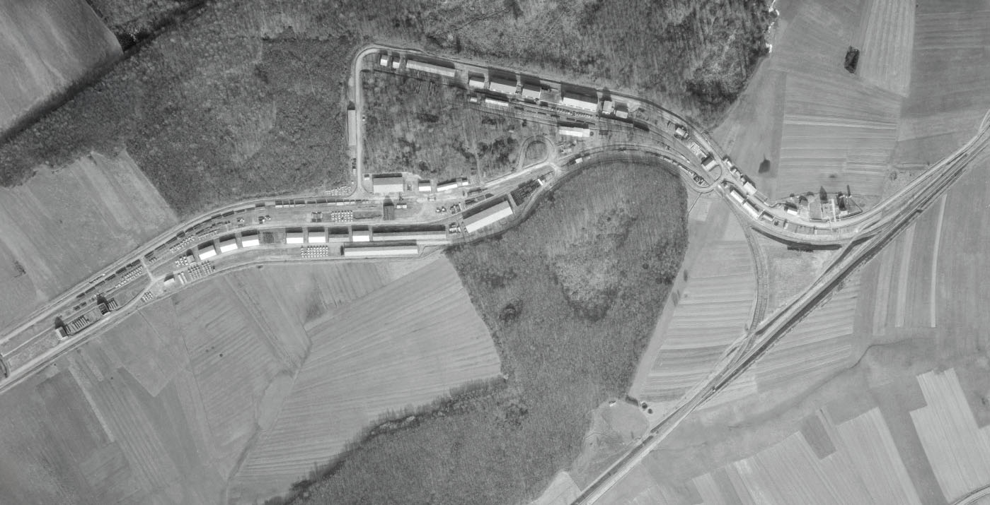 Ligne Maginot - REDING - (Dépôt de Munitions) - Le depot en 1957
Les voies ALVF rajoutées entre 1935 et 1939 sont visibles sur cette photo.