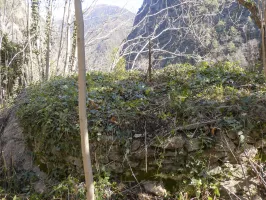 Ligne Maginot - VALABRES ANNEXE (OU SUD) (VA) - (Blockhaus pour arme infanterie) - Sur les dessus du bloc, une construction indéterminée.












