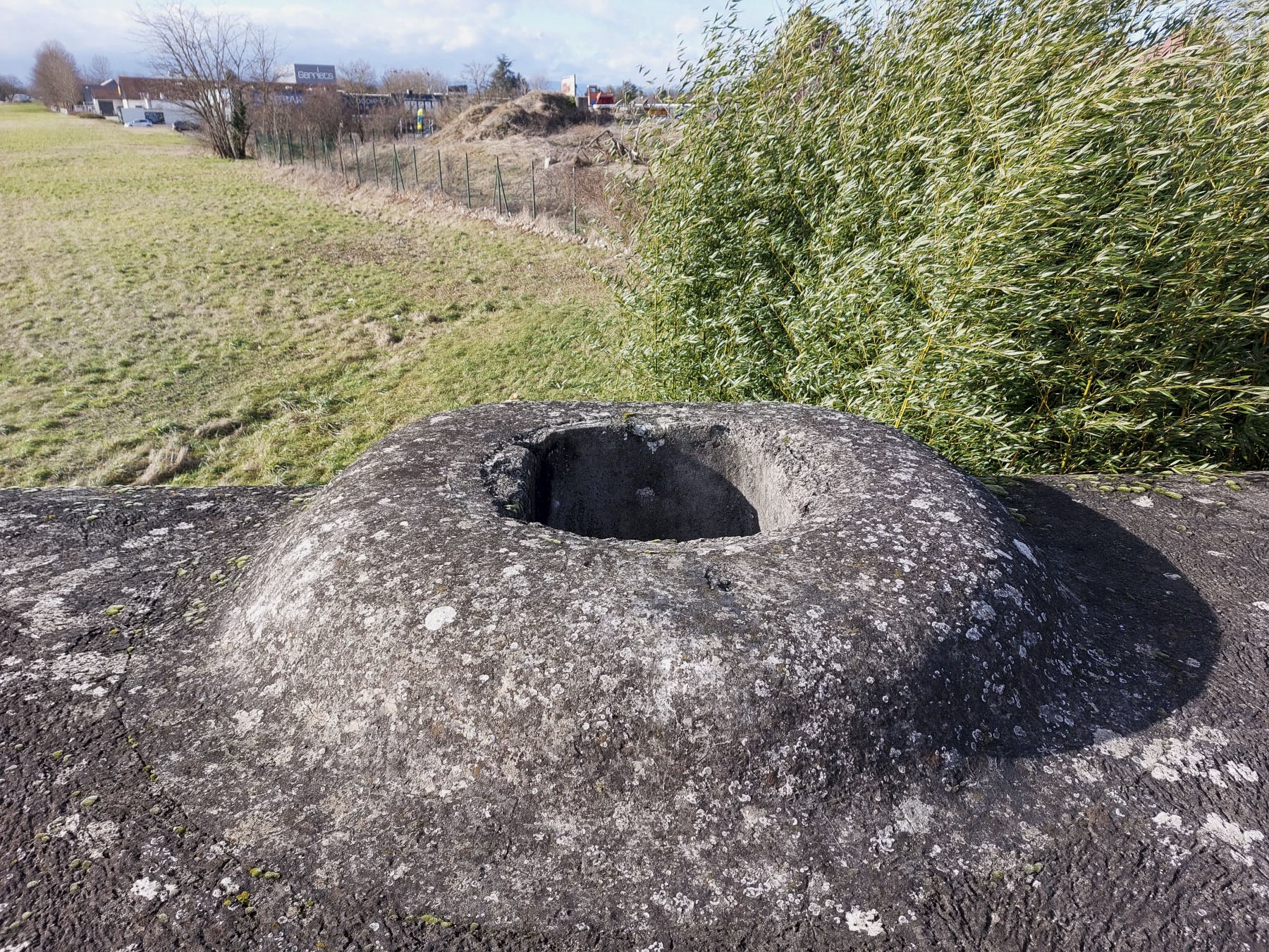 Ligne Maginot - ALGOLSHEIM - ABBATUCCI - (Blockhaus pour arme infanterie) - Puits de la tourelle de char Renault FT