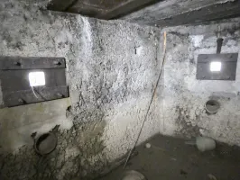 Ligne Maginot - GARE DE KALHAUSEN 2 - (Blockhaus pour arme infanterie) - La chambre de tir Est pour deux FM.