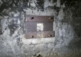 Ligne Maginot - GARE DE KALHAUSEN 2 - (Blockhaus pour arme infanterie) - La trémie FM de la chambre de tir Ouest.
